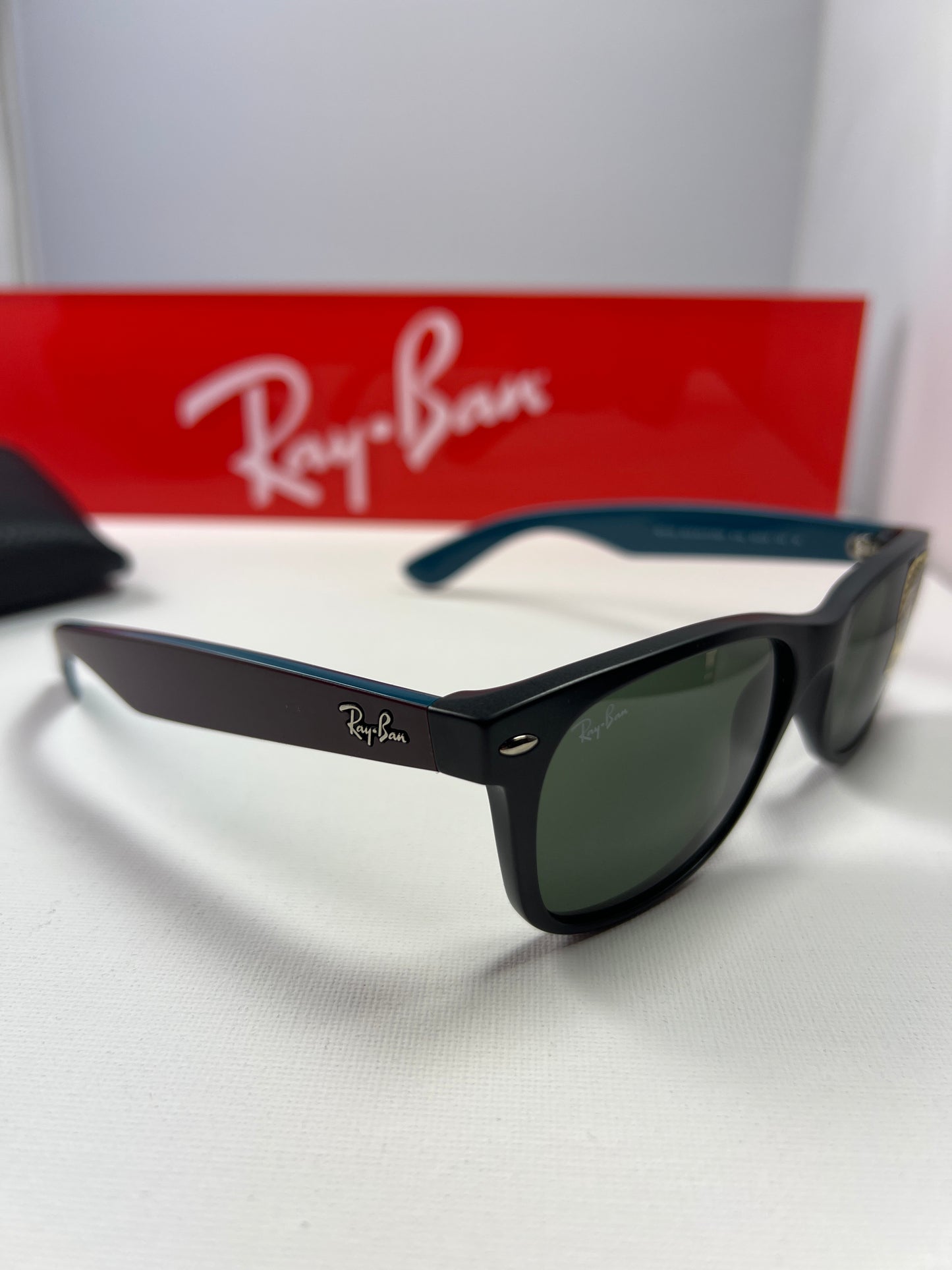 Ray-Ban 2132 New Wayfarer